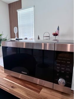Galanz Black 1.1 cu ft Microwave for Sale