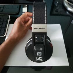 Sennheiser Wireless Headphones 