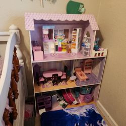 Doll House 