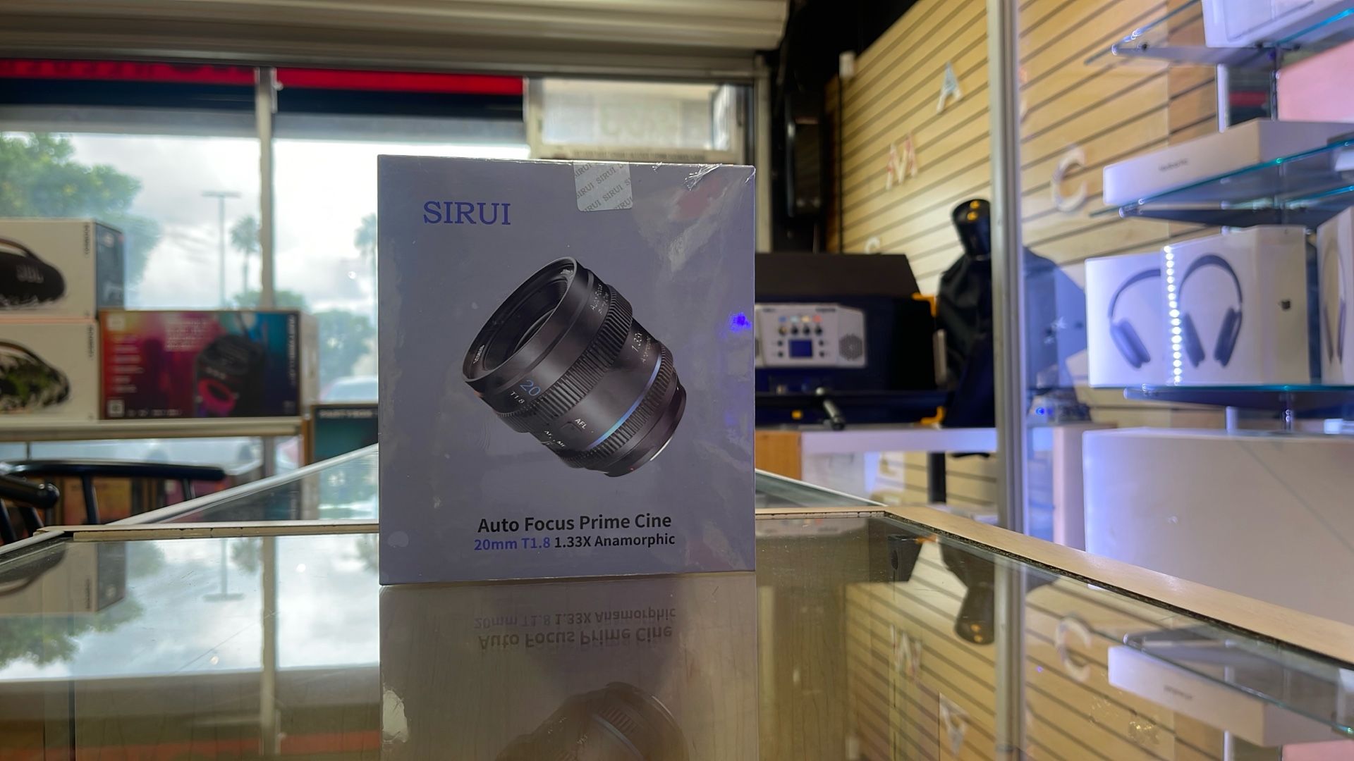 Sirui 20mm T1.8 Auto Focus Prime Lens