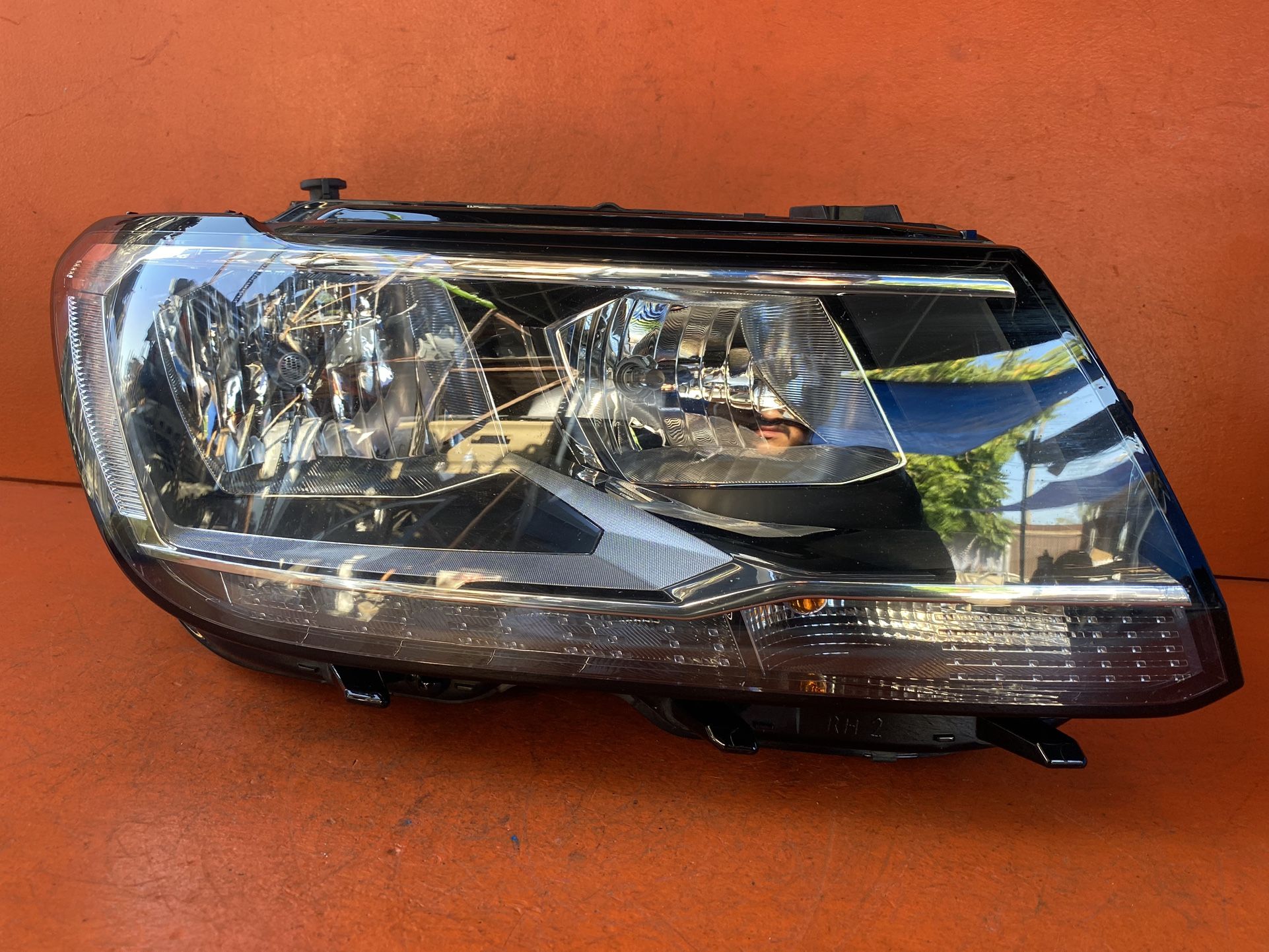 2018 - 2021 VOLKSWAGEN TIGUAN RIGHT PASSENGER SIDE HEADLIGHT OEM 5NL941006