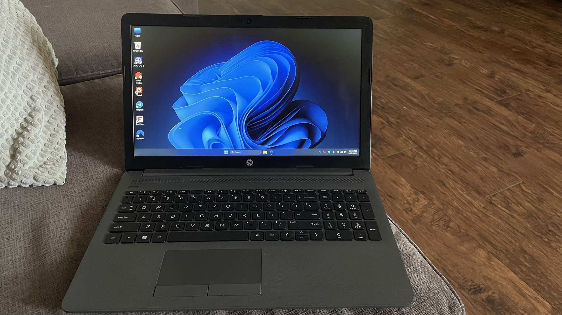 Windows 11 Hp 255 G7 Laptop
