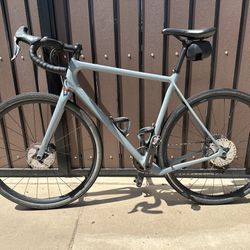 Open https://offerup.com/redirect/?o=V0kuREU=. Gravel Bike Size Large
