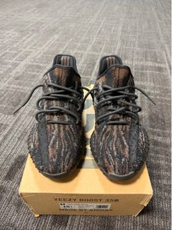 Adidas Yeezys Boost 350  Size 10.5