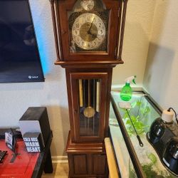 Ridgeway Grandfather Clock Local Pickup Or Delivery 