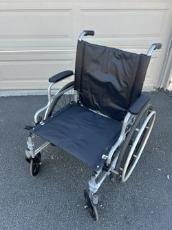 Medline Wheel Chair Like New 