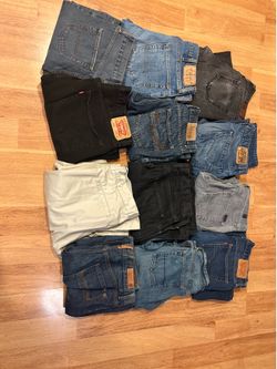 Men’s jeans bundle of 12- different sizes- Levi’s, Ben Davis, Timberland, Good condition