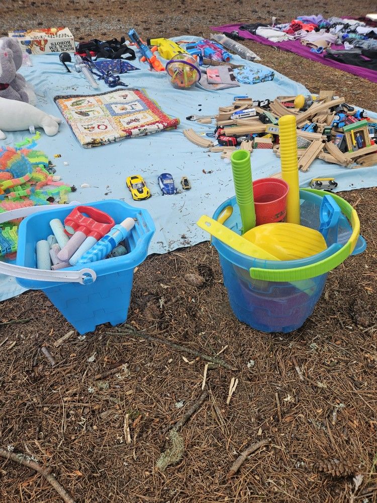 Sand / Beach Toys And Chalk Bucket