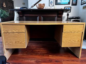 Office desk. Still in good condition. 60x30x30