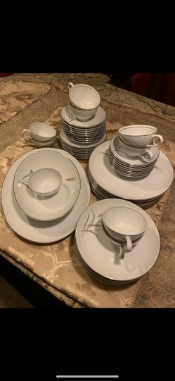 Fashion Manor Fine China From Japan Lea Pattern Plates 53 pieces