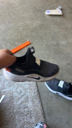 Nike shoes size 4.5 color black
