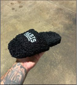 Balenciaga slides Dm for size