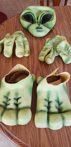 Alíen Mask, Hands & Feet(New)