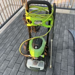 2000 PSI Green works Pressure Washer 
