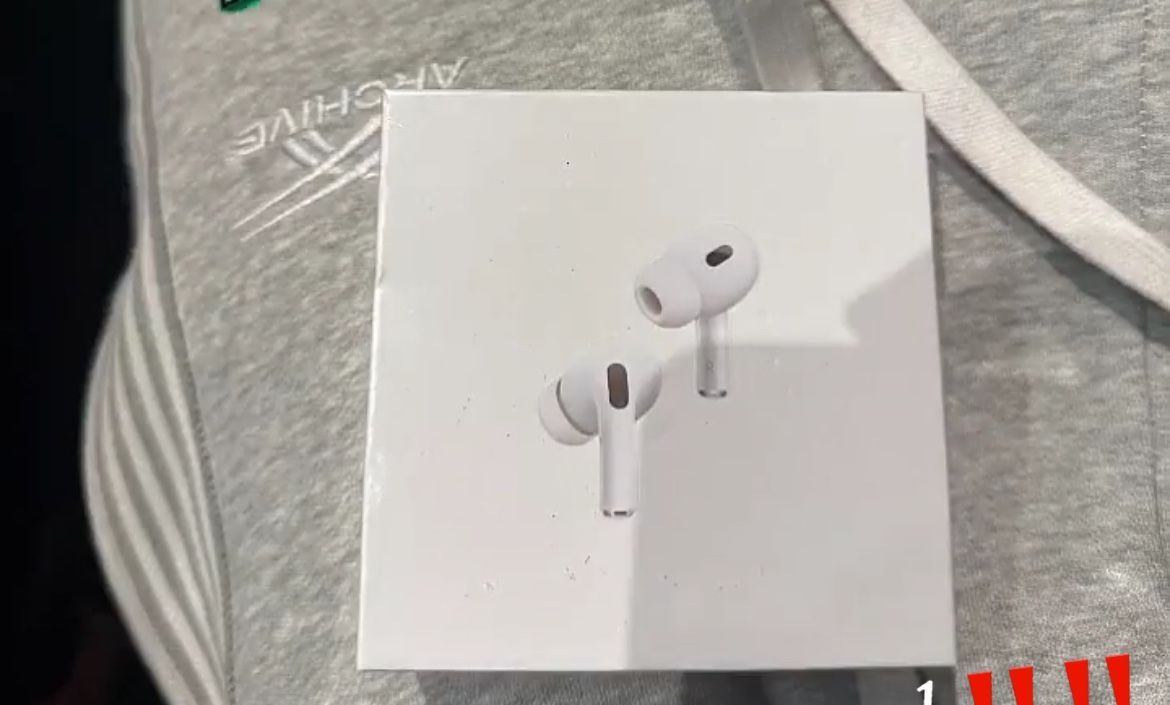 AirPod Pros 2nd New Ask 80$