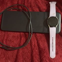 Samsung Trio Charges Two Phones And A Watch Samsung Watch Five Along With The Cord