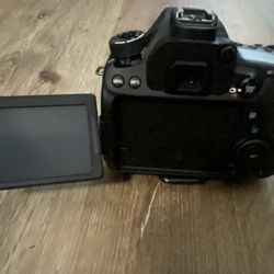 Canon EOS 80D Pro Bundle – Like New! Rode Mic, Extra Lens, Lowepro Backpack   