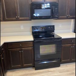 Black Kitchen Appliances Set 