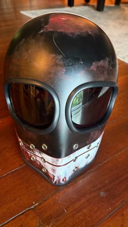 Motorcycle helmet