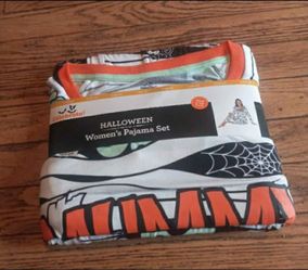 Ladies Sleepwaer $10ea Size Large