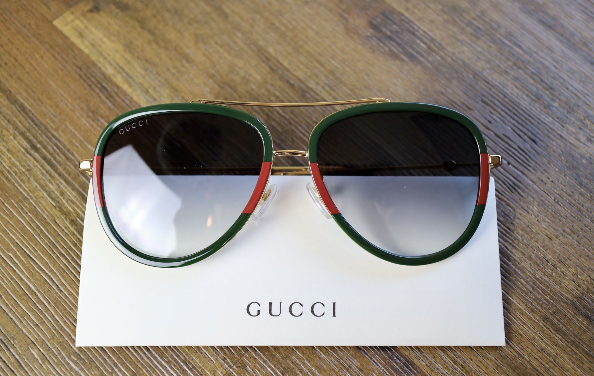 Gucci Aviator Sunglasses in Red/Green