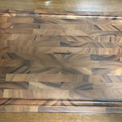 Ironwood 20” x 14” End Grain Acacia Cutting Board 