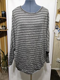 Size 1X Over Sized Scoop Neck Sweater 