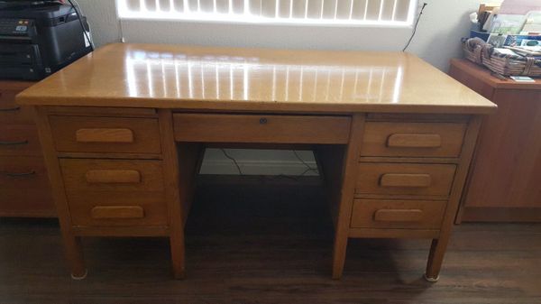 Gunn Solid Oak Desk Antique For Sale In Las Vegas Nv Offerup