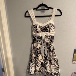 Black And White  Dress Size Small