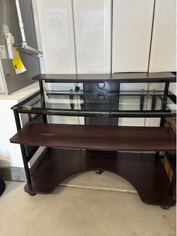 Workstation Cyrus Z Line Design