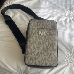 Michael Kors Unisex  Ajustable Atraps. Sling Bag