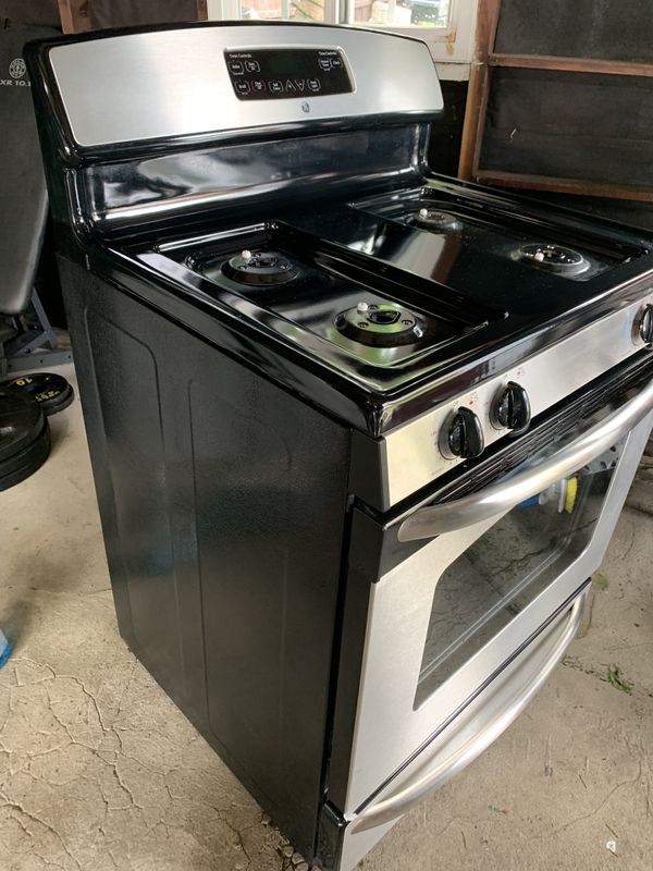 GE stainless steel gas stove for Sale in Cicero, IL OfferUp