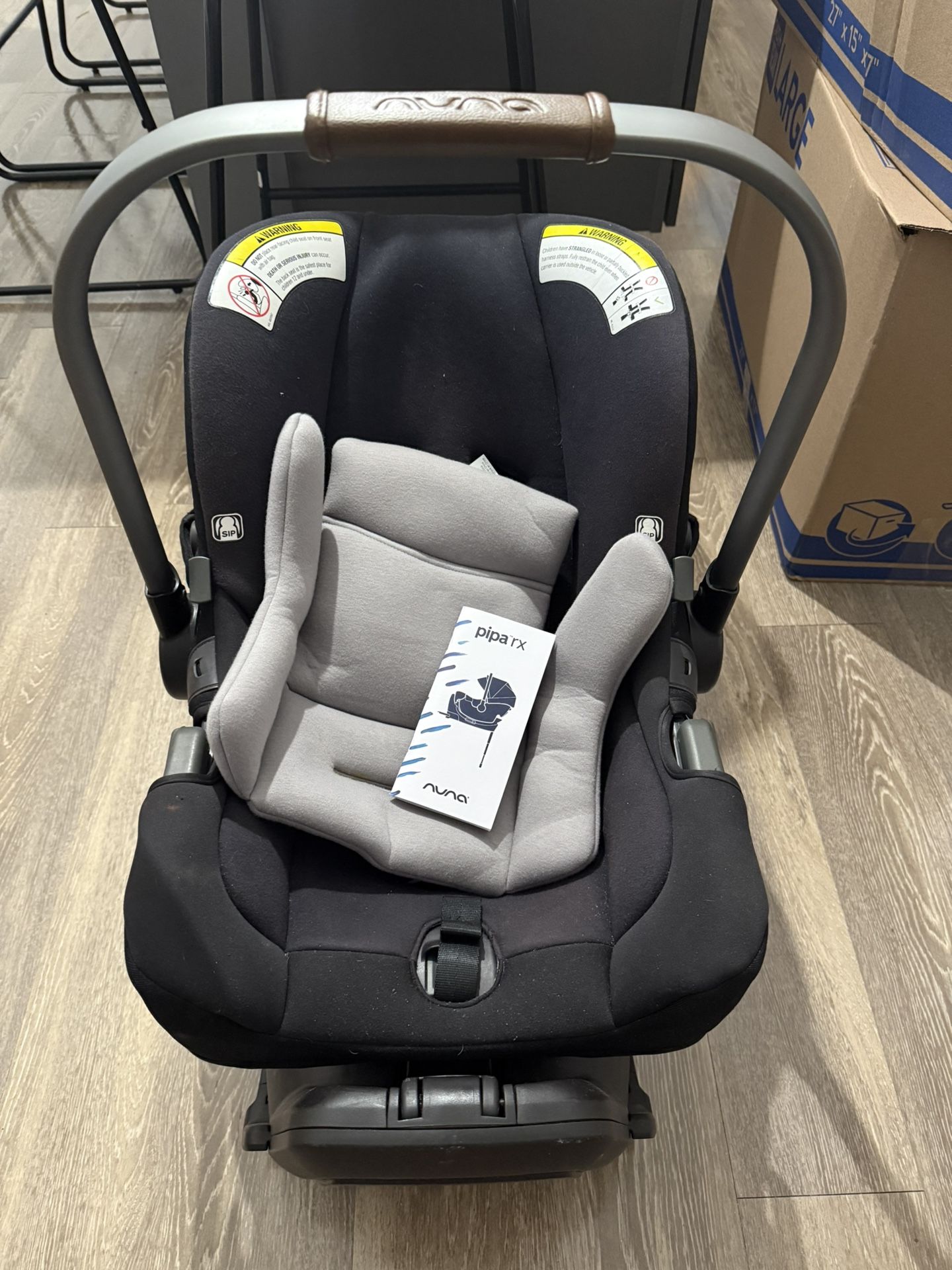 Nuna Pipa Car seat With Base