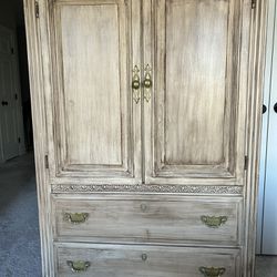 Dresser, Chest And Mirror Set 