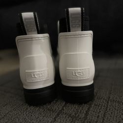 Size 5 Ugg ashton Chelsea Leather Boots 