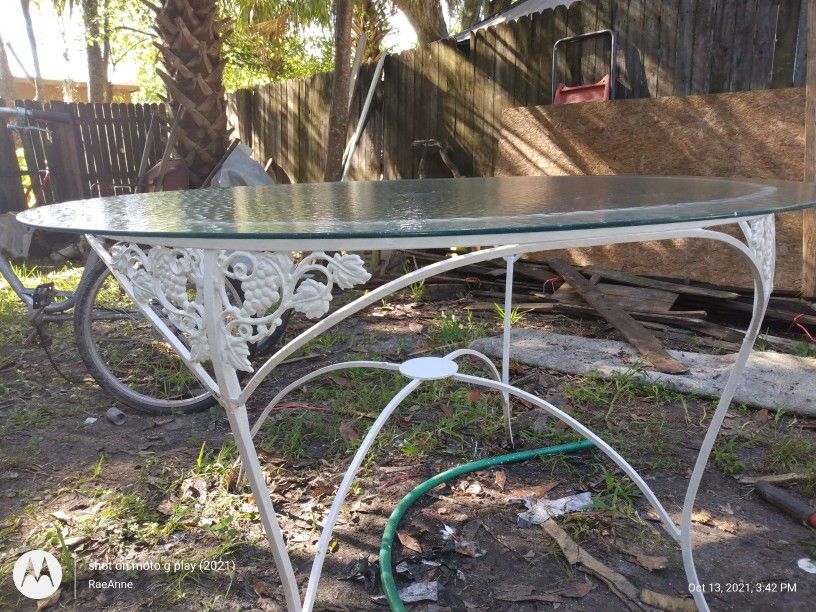Nice Raw Iron Table Glass Top Great Condition Very Good Face Paint Job Ready For A Finish Paint Job The Way You Like It