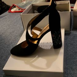 AMERICAN GLAMOUR BADGLEY MISCHKA SIZE 8 1/2 Heels