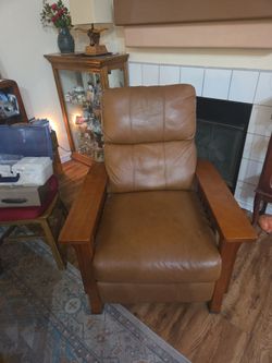 Mission style leather recliner