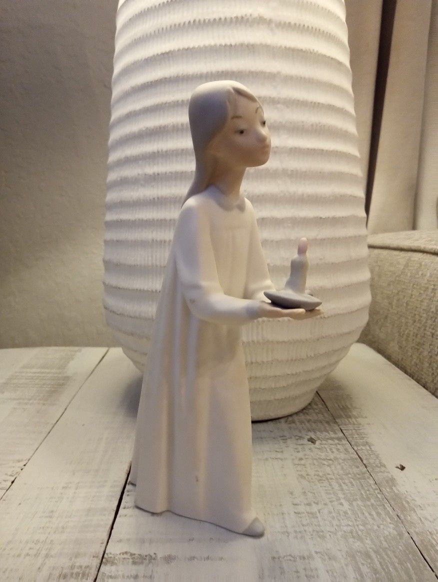 Vtg Lladro Figurine "Girl With Candle" Matte Finish