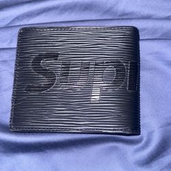 Louis vuitton supreme wallet