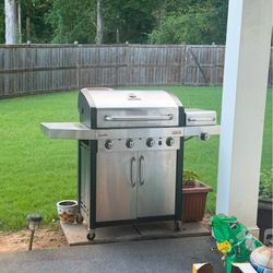 Char-Broil Signature Series 4-Burner Black with Stainless Steel Freestanding Natural Gas Grill