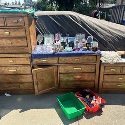 Dresser Set 