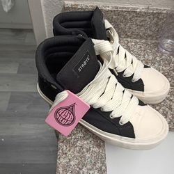 Straye Skateboarding Shoes 