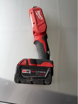 Milwaukee flashlight with battery 4.0
