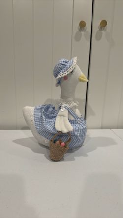Silly Goose Table Decor