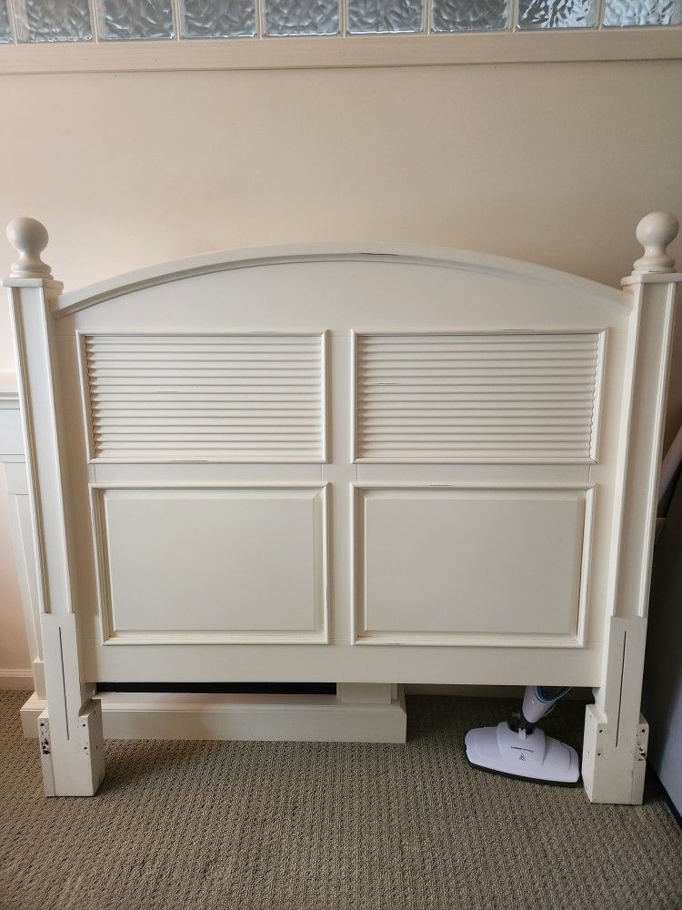 STANLEY WHITE HEADBOARD FULL SIZE