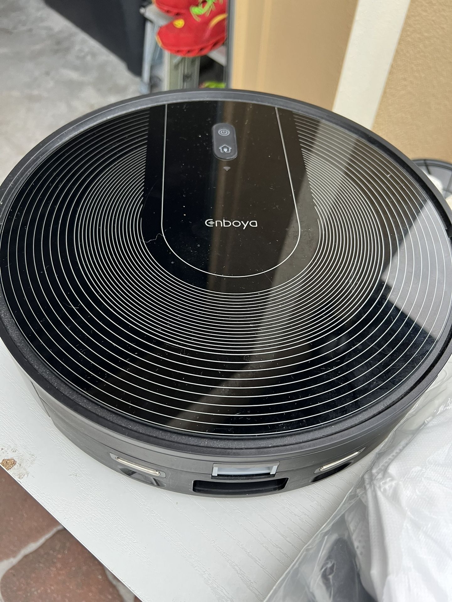 “GREAT CONDITION” ENBOYA SMART VACUUM WITH EXTRAS