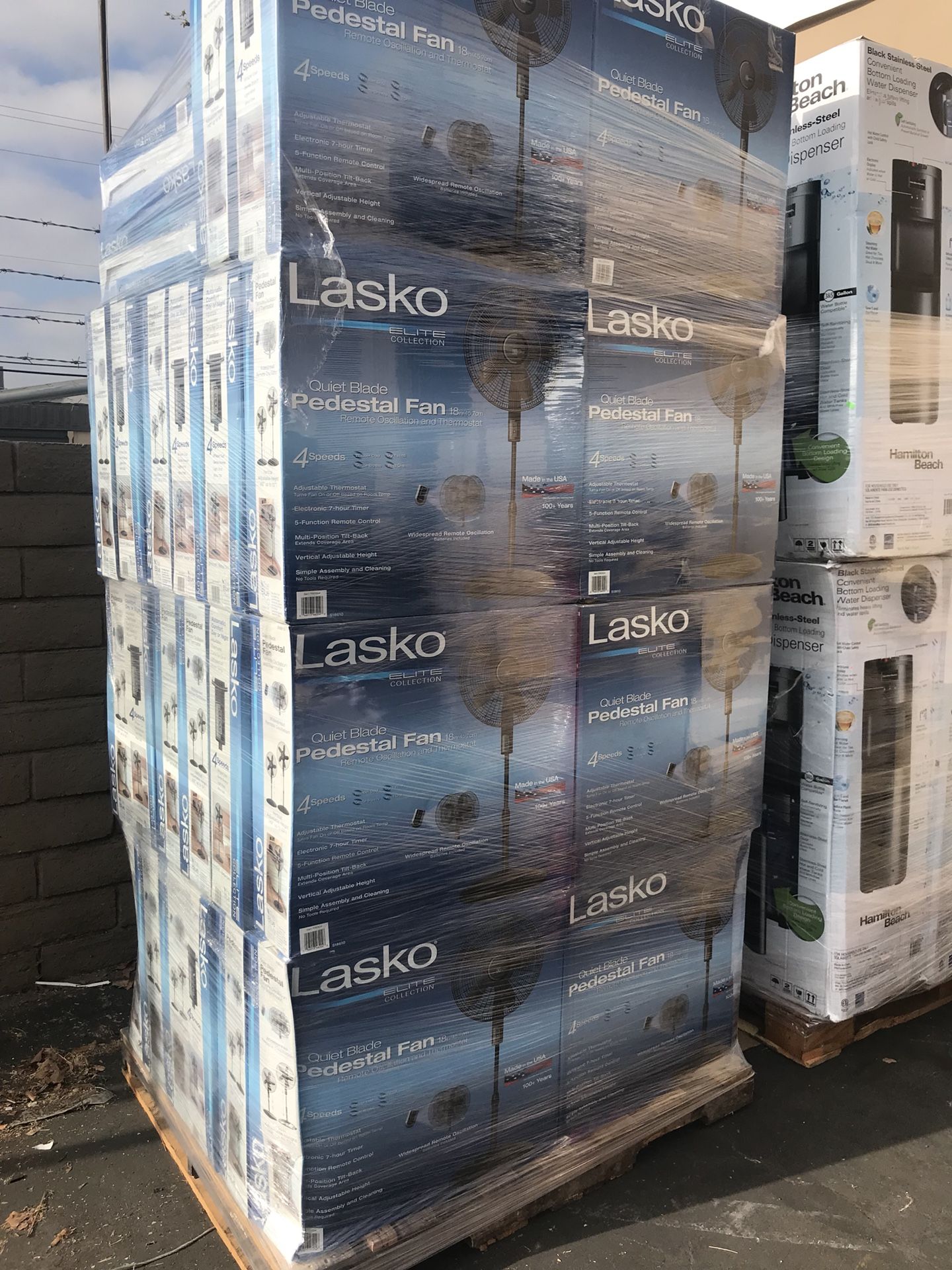 Pallet wholesale! Tower Fans! Lasko 18” with remote! 25 of them in a pallet! Sell quickly! Hot weather in California! 🔥🔥🔥 4 speeds Has timer Remo