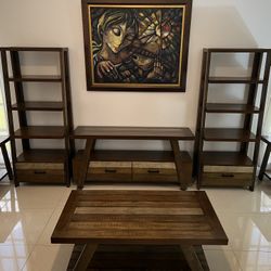 6 PIECES WALL UNIT 60”. PERFECT CONDITION. 📺