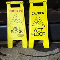 Wet Floor Signs 